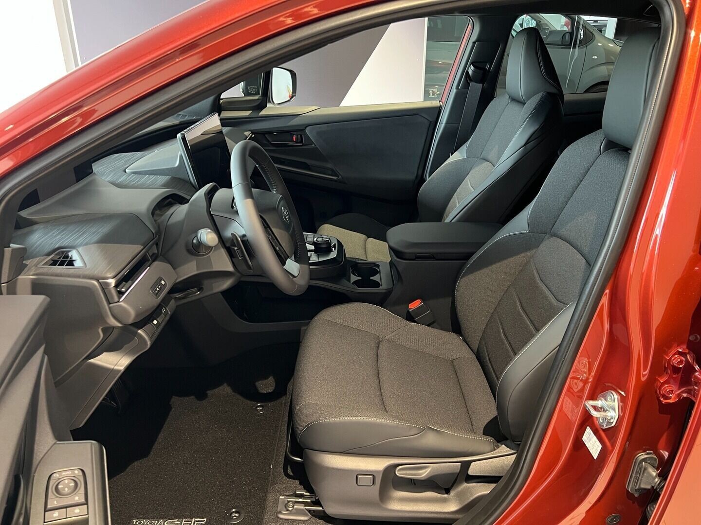 Toyota C-HR+