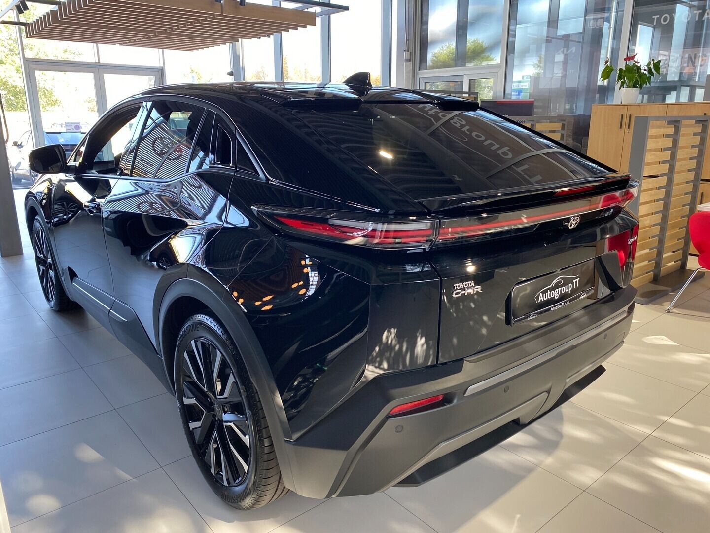 Toyota C-HR+