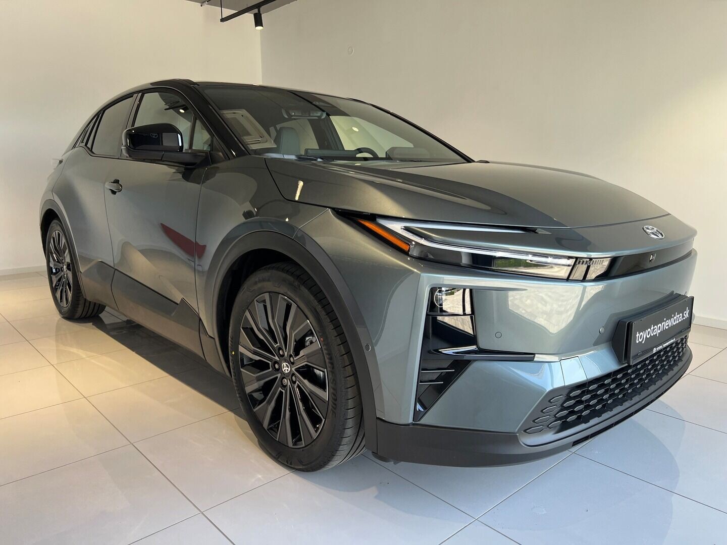 Toyota C-HR+