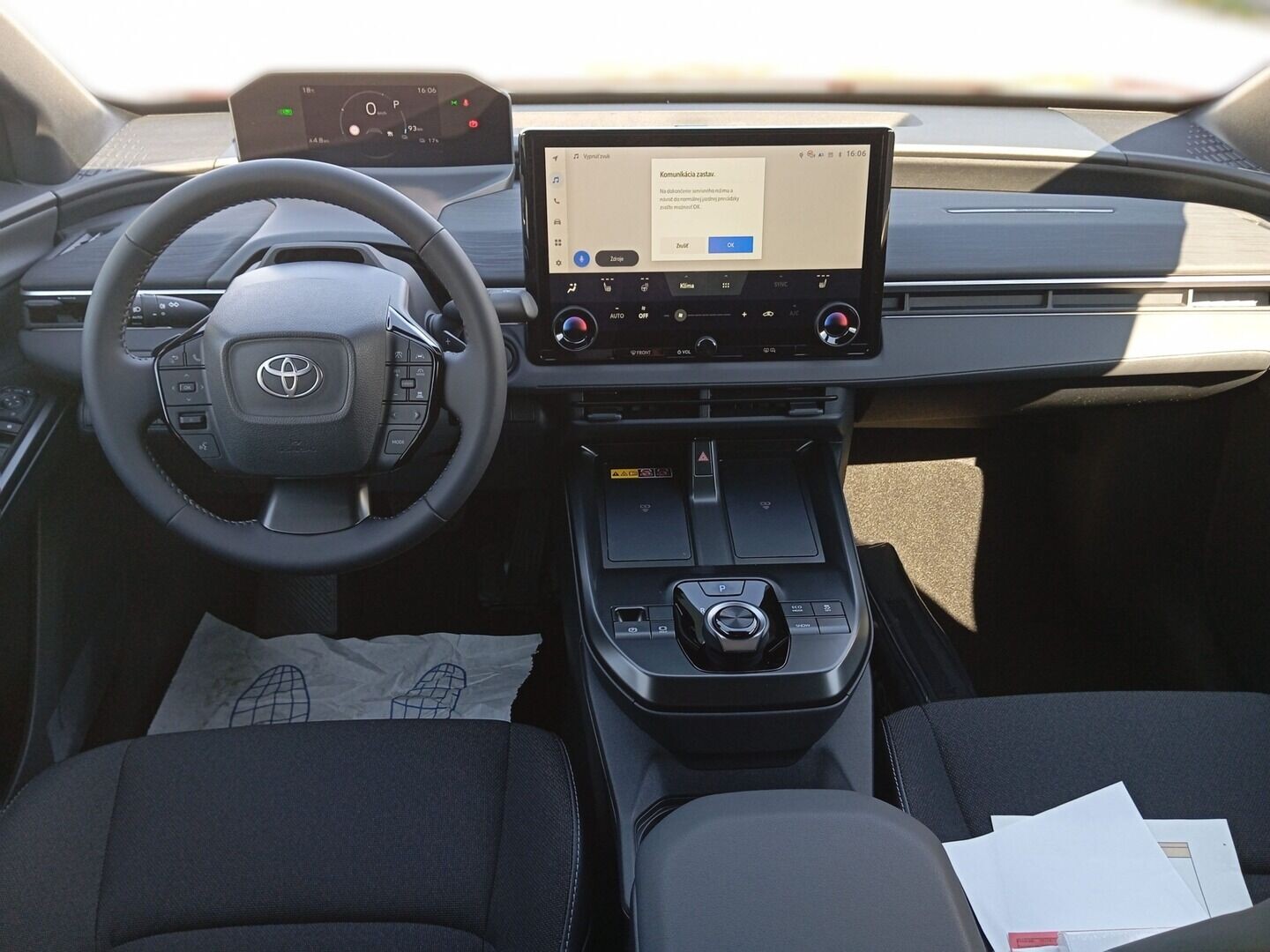 Toyota C-HR+