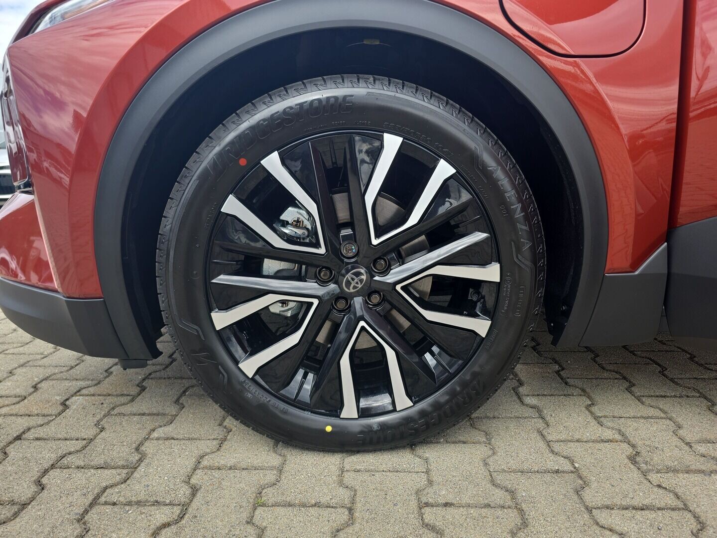 Toyota C-HR+