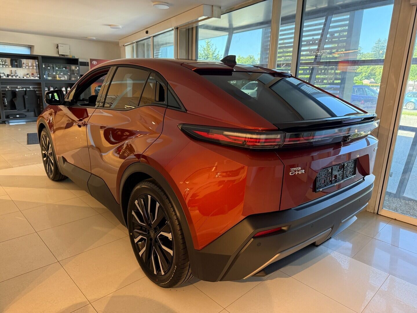 Toyota C-HR+